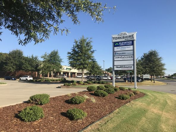 Yorkshire Square: 123-133 Ana Drive, Florence, AL 35630